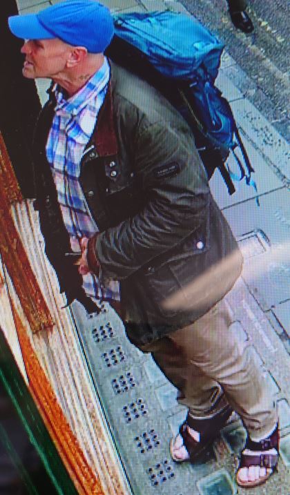 Robert Smart cctv pic 1.jpg